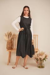 Load image into Gallery viewer, Ladies Jumper with pointed sides,contrast leather spaghetti belt
