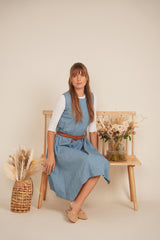 Load image into Gallery viewer, Ladies Jumper with pointed sides,contrast leather spaghetti belt
