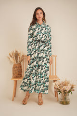 Load image into Gallery viewer, Ladies Dress cut on waist, buttons going down, sleeves with cuffs, LINING
