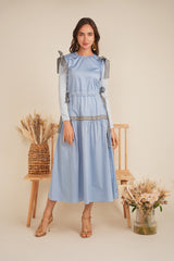 Load image into Gallery viewer, Ladies Dress with contrast ribbon on waist and hipps , no sleeves, back zipper

