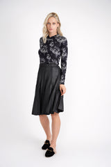 Load image into Gallery viewer, Teen  Skirt With Elastic Around Waist and Broom Pleating
