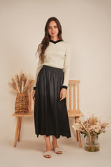 Load image into Gallery viewer, Ladie Striped V Neck Contrast Tee
