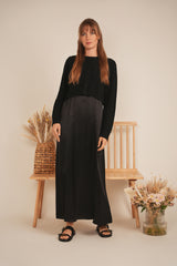Load image into Gallery viewer, Ladies Cropped Wave Sweater
