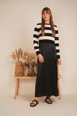 Load image into Gallery viewer, Ladies Cropped Wave Sweater
