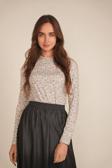 Load image into Gallery viewer, Ladies Printed V Neck Long Sleeve Tee
