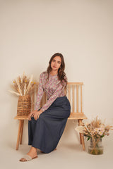 Load image into Gallery viewer, Ladies Printed V Neck Long Sleeve Tee
