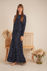 Load image into Gallery viewer, Ladies Dolman Acid Wash Top
