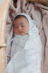 Load image into Gallery viewer, Baby Girls All Over Bow Print Swaddle
