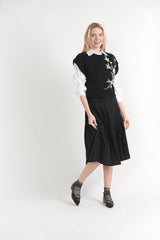 Load image into Gallery viewer, Floral Applique Sweater Vest
