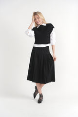 Load image into Gallery viewer, Ribbed Cropped Knit Vest
