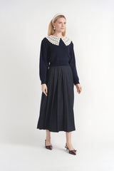 Load image into Gallery viewer, Ribbed Sweater With Crochet Collar
