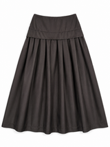 Load image into Gallery viewer, Skirt With Chain Trim
