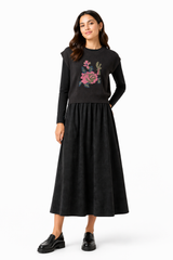 Load image into Gallery viewer, Floral Embroidery Knit Cropped Vest
